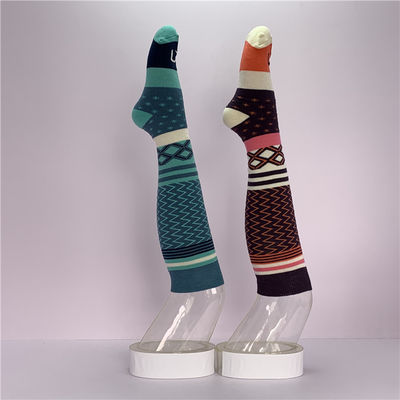Τυπώστε πρότυπο Γυναίκες Wool Skiing Knee Warm Long Sports Tricked Socks Σκληρές αθλητικές κάλτσες