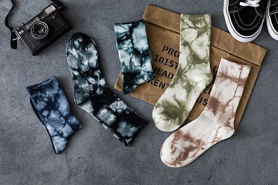 Καλοκαίρι 2023 Τεχνολογία Custom Tie-Dye Τροχαία κάλτσες μεσαίας πλάκας για UNISEX EU μέγεθος 37-44